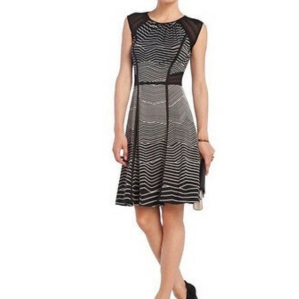BCBG MAZ AZRIA Black White Striped Dress Lace Detail Keyhole Back A-line Small